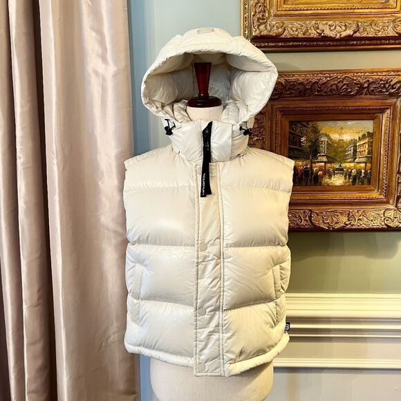 NWOT Women's Aritzia The Super Puff Shorty Puffer Vest Hi-Gloss Birch Size XS - Picture 1 of 12
